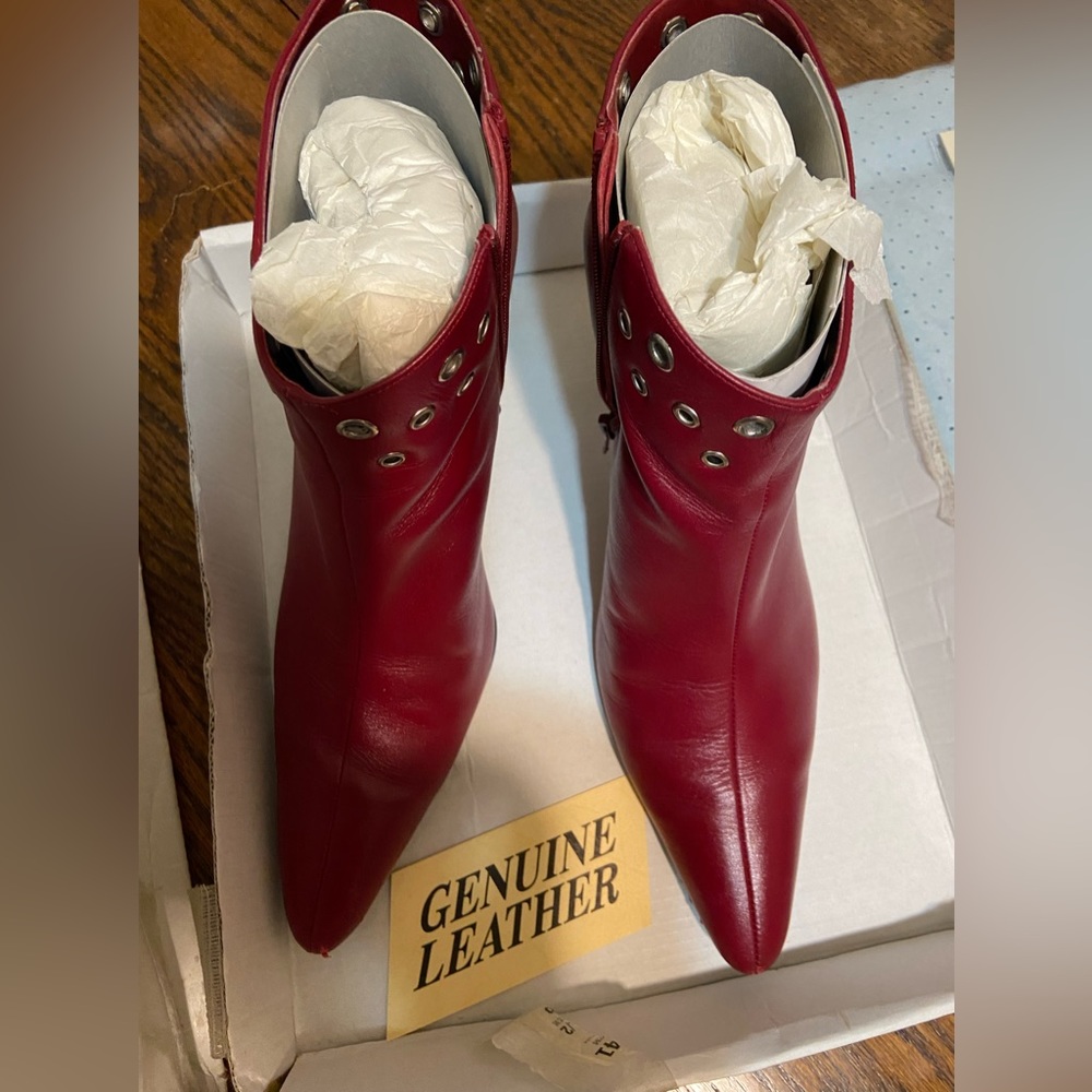 Details ankles boots red leather preloved used